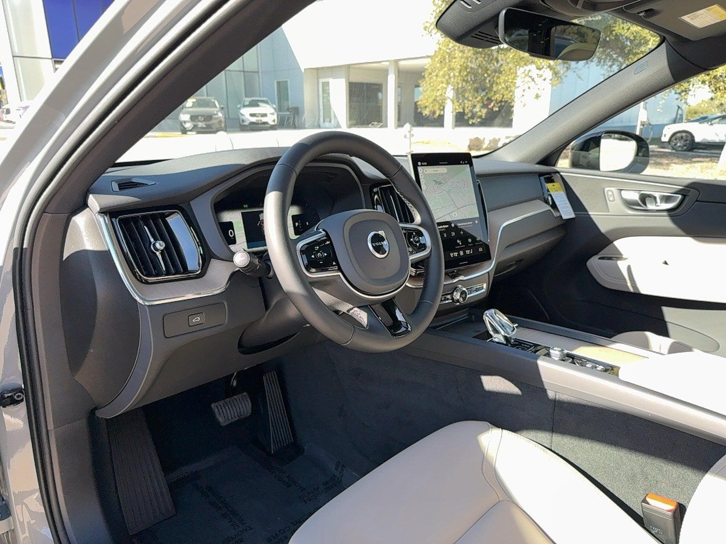 New 2026 Volvo XC60 B5 Plus w/ Protection Package Premier AWD/4WD image 10