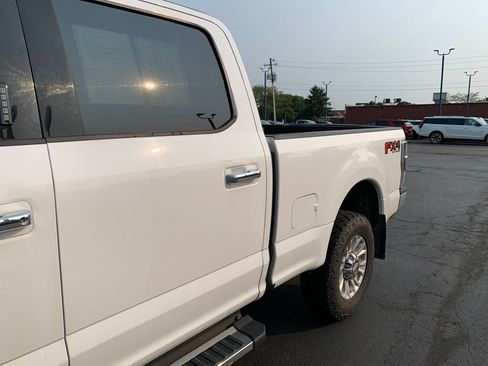 Used 2021 Ford F250 XLT w/ XLT Premium Package AWD/4WD image 12