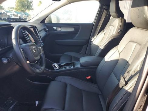 Used 2026 Volvo XC40 B5 Plus AWD/4WD image 18