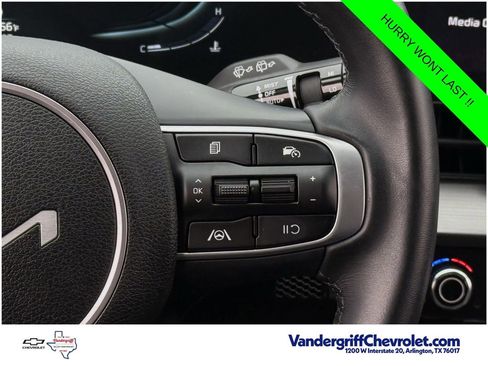 Used 2025 Kia Sportage EX AWD/4WD image 14