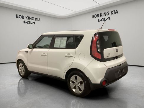 Used 2015 Kia Soul FWD image 3