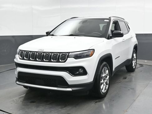 Used 2025 Jeep Compass Limited AWD/4WD image 6