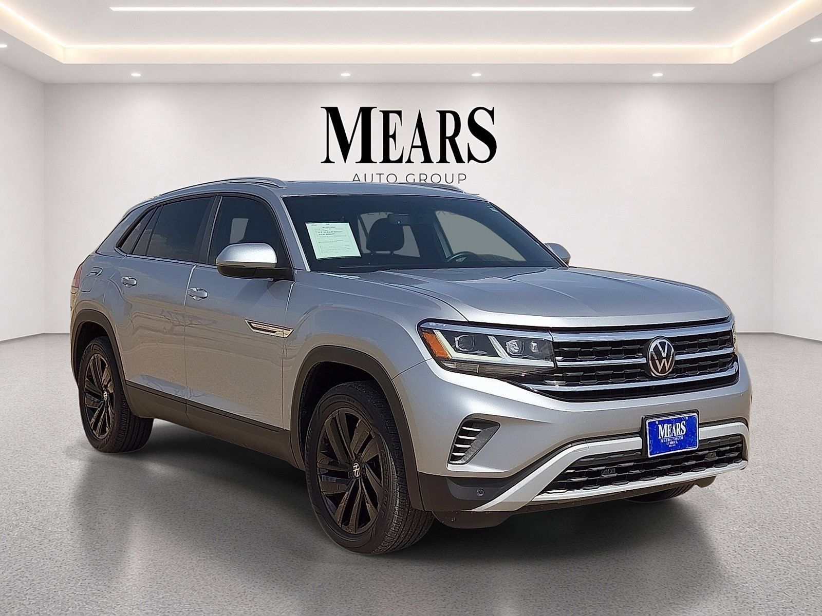 Used 2023 Volkswagen Atlas Cross Sport SE w/ Panoramic Sunroof Package FWD image 7