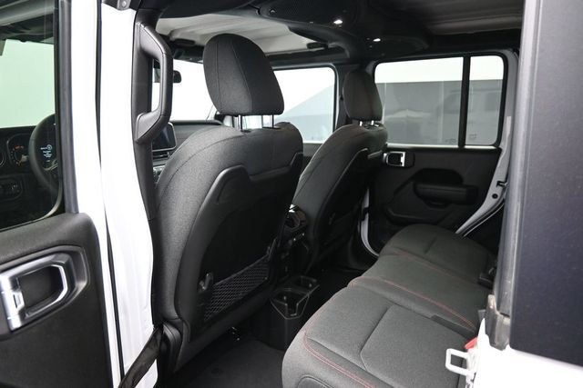Used 2026 Jeep Wrangler Unlimited Rubicon AWD/4WD image 14