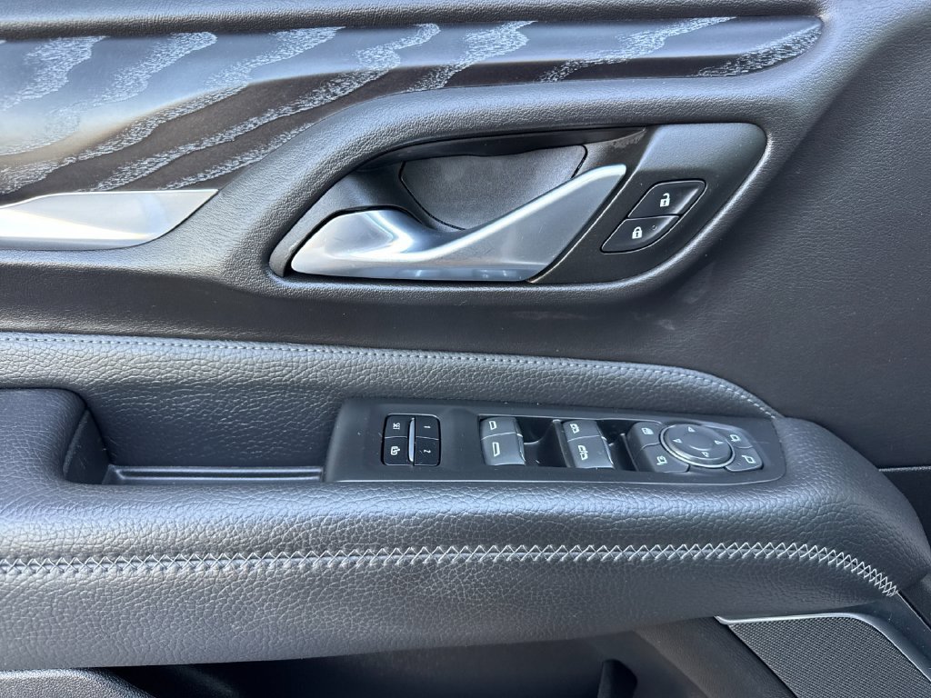 Used 2022 GMC Yukon Denali RWD image 10