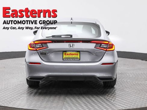 Used 2022 Honda Civic Sport image 6