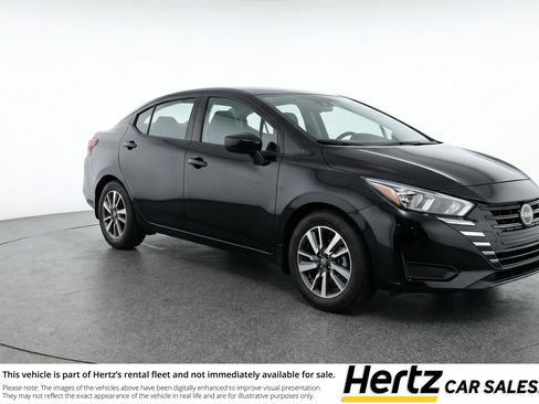 Used 2025 Nissan Versa SV image 1