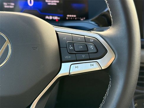 Certified 2023 Volkswagen Taos SE w/ Panoramic Sunroof Package image 24