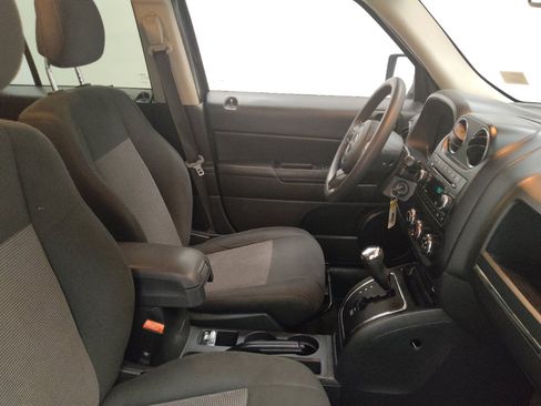 Used 2014 Jeep Patriot Sport w/ Power Value Group AWD/4WD image 21