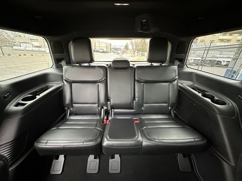 Used 2025 Ford Expedition Platinum w/ Stealth Appearance Package image 73