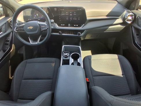 Used 2026 Chevrolet Equinox LT w/ LPO, Floor Liner Package FWD image 8