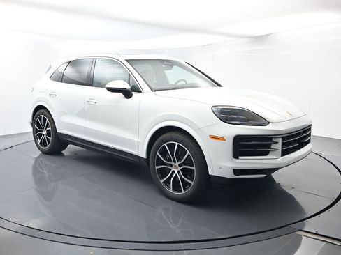 Certified 2026 Porsche Cayenne AWD/4WD image 17