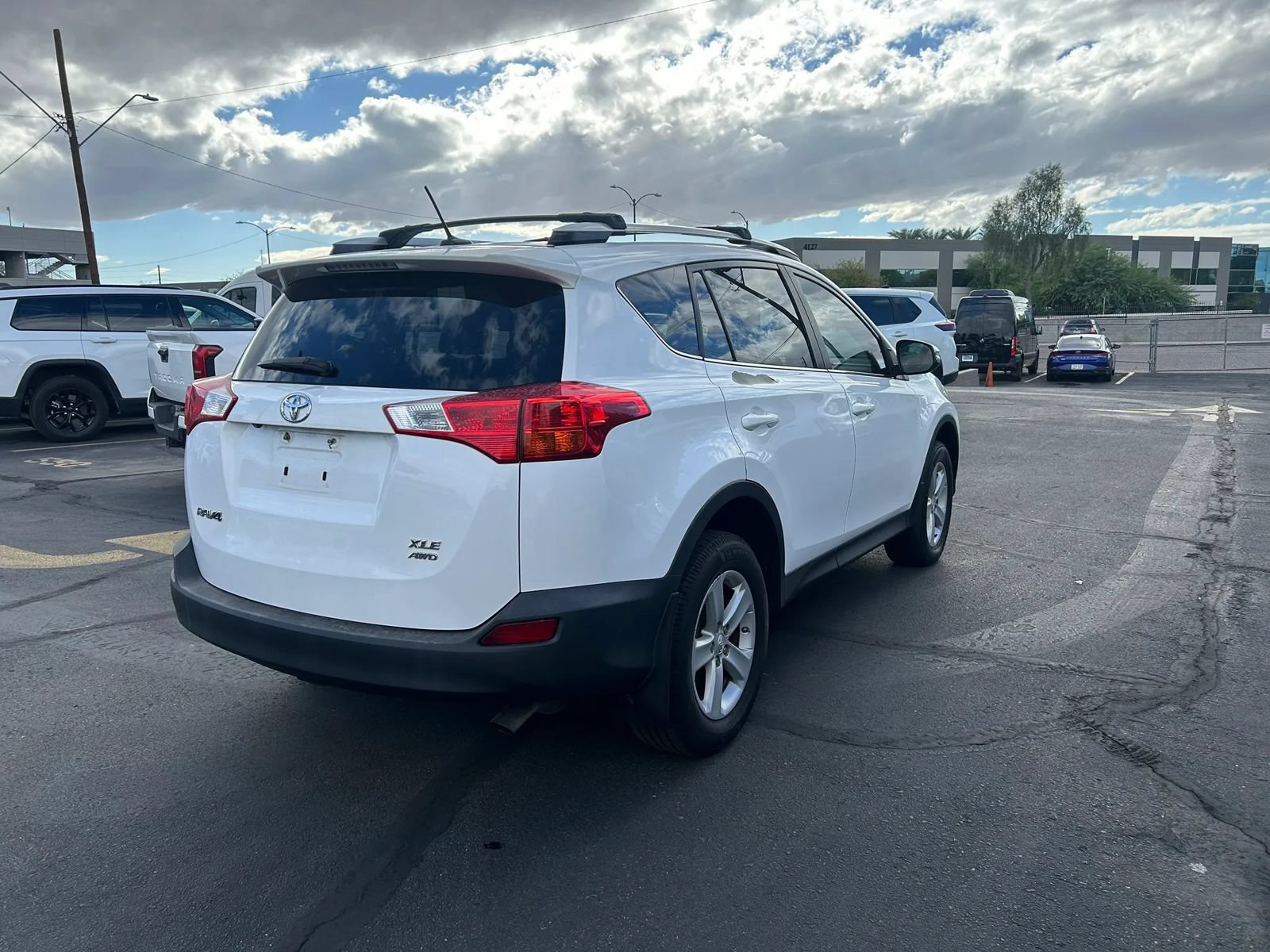Used 2013 Toyota RAV4 XLE AWD/4WD image 5