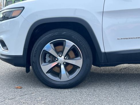 Used 2019 Jeep Cherokee Limited image 11