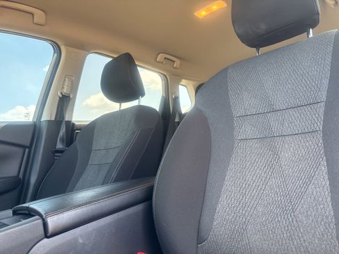 Used 2024 Nissan Rogue SV FWD image 42