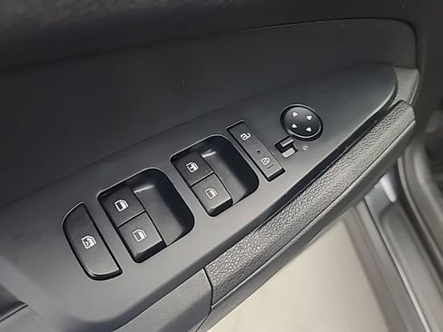 Used 2025 Kia Sportage LX image 23