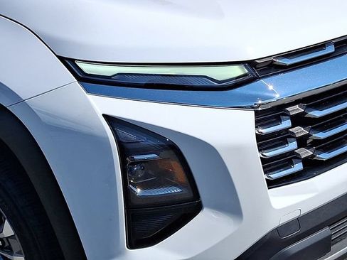 Used 2025 Chevrolet Equinox LT FWD image 25