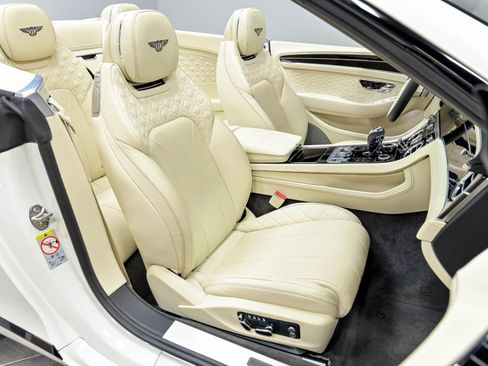 Used 2020 Bentley Continental GT AWD/4WD image 25