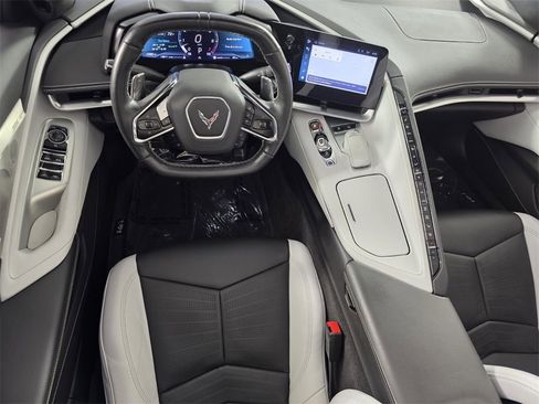 Used 2024 Chevrolet Corvette Stingray image 15