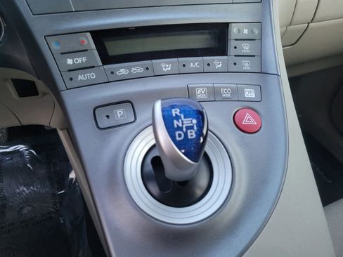 Used 2015 Toyota Prius Two image 30