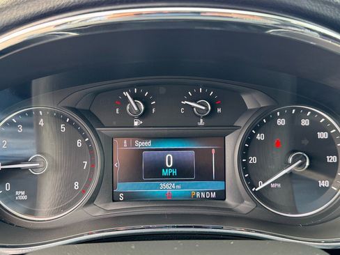 Used 2022 Buick Encore Preferred AWD/4WD image 17