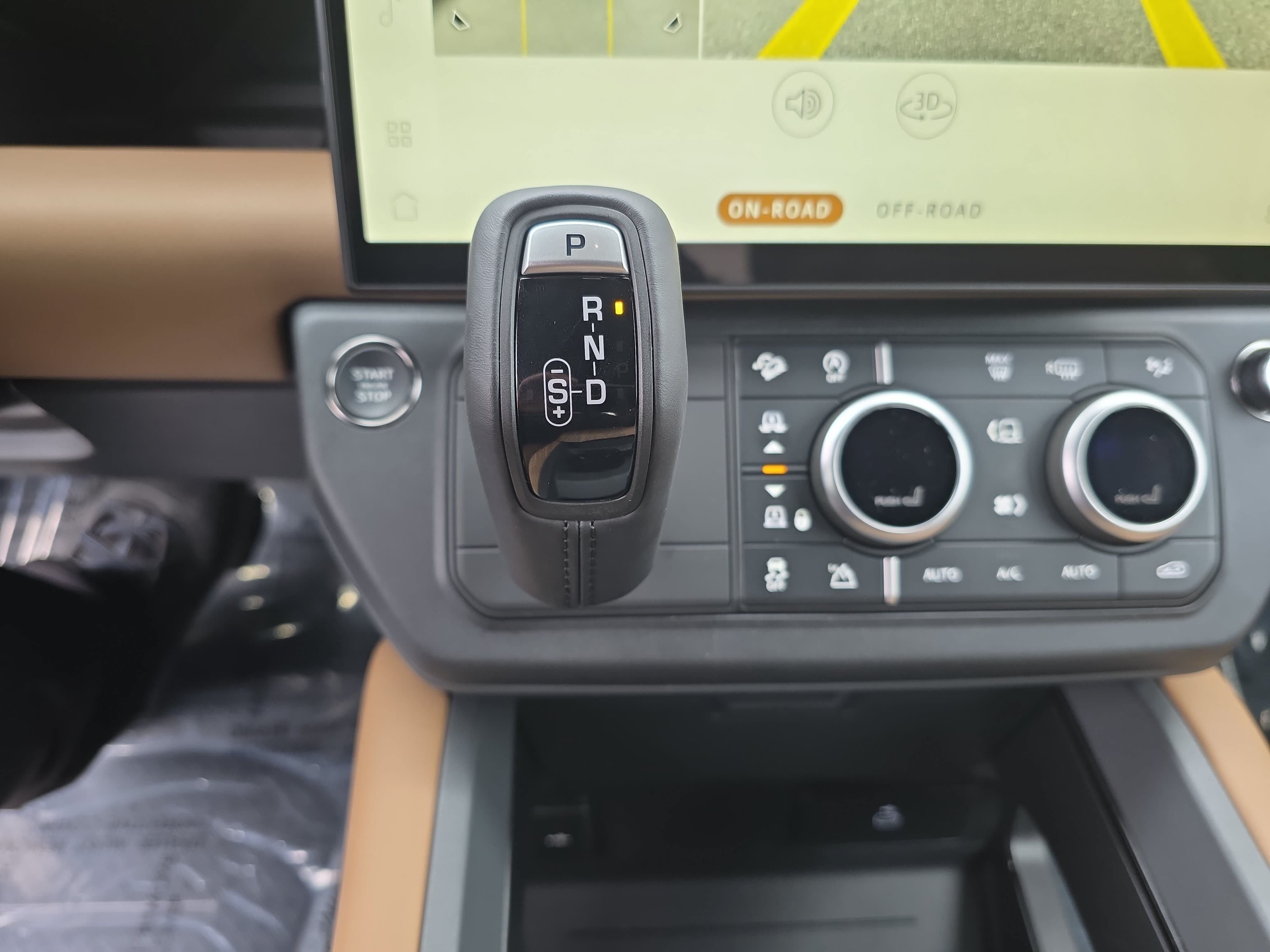 New 2026 Land Rover Defender 110 X-Dynamic SE AWD/4WD image 24