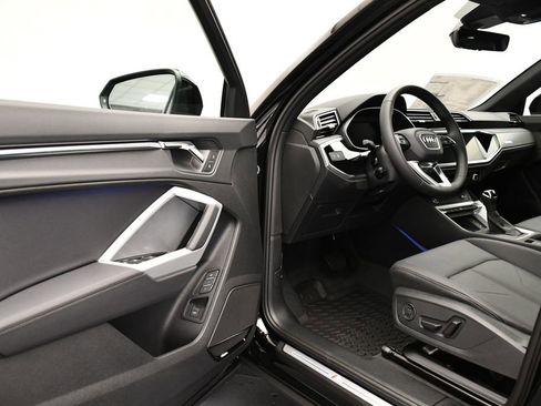 Certified 2025 Audi Q3 2.0T Premium Plus w/ Premium Plus Package image 38