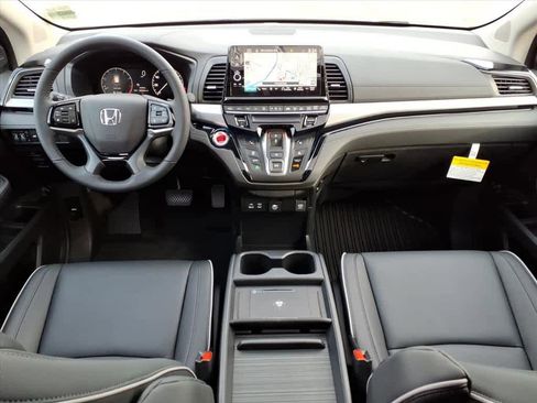 New 2026 Honda Odyssey Touring image 9