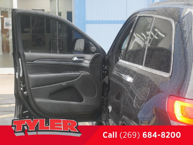 Used 2019 Jeep Grand Cherokee Overland AWD/4WD image 20