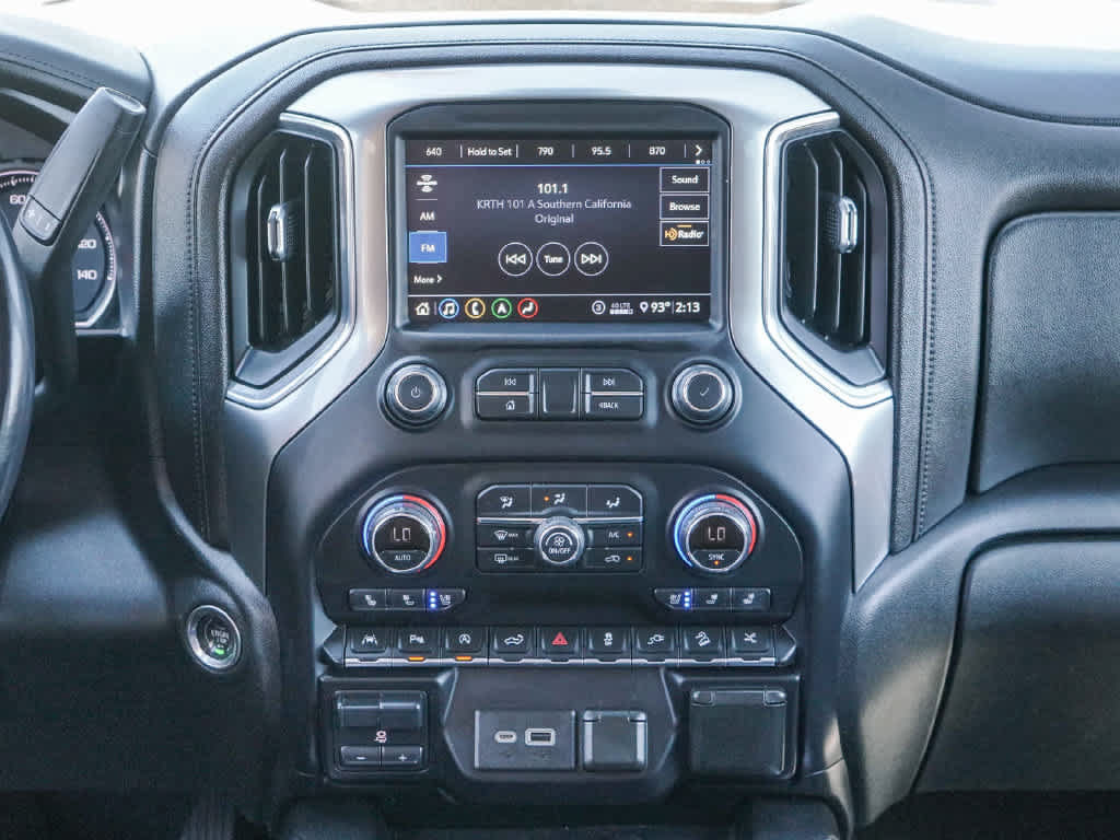 Used 2020 Chevrolet Silverado 1500 LTZ w/ LTZ Premium Package AWD/4WD image 31