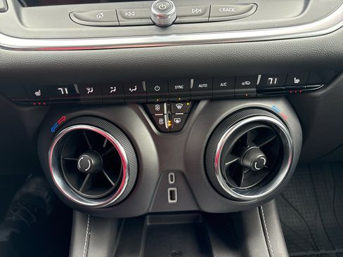 Used 2024 Chevrolet Blazer LT w/ Convenience Package image 14