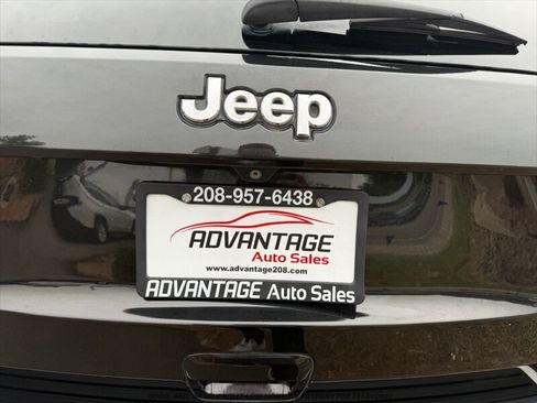 Used 2015 Jeep Grand Cherokee Overland w/ Advanced Technology Group AWD/4WD image 34
