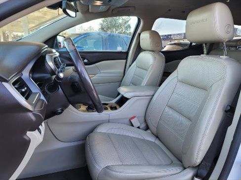 Used 2017 GMC Acadia Denali w/ Technology Package FWD image 16