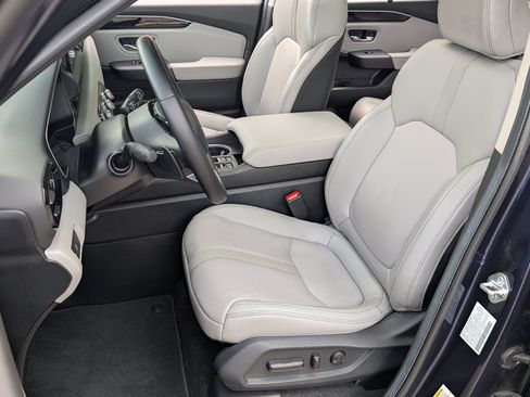 Used 2024 Honda Pilot Touring image 17