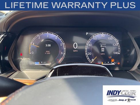 Used 2024 Jeep Grand Cherokee Summit AWD/4WD image 15
