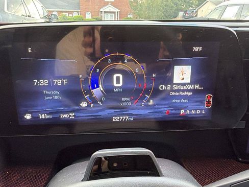 Used 2024 Chevrolet Traverse Z71 w/ Enhanced Driving Package AWD/4WD image 32