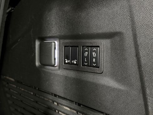 Used 2023 GMC Yukon Denali w/ LPO, Floor Liner Package AWD/4WD image 42
