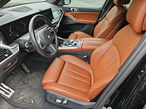 Used 2023 BMW X7 M60i AWD/4WD image 19