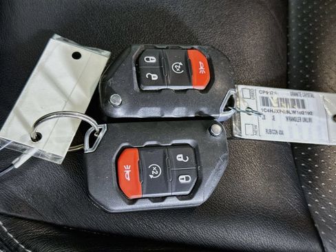 Used 2020 Jeep Wrangler Unlimited Rubicon AWD/4WD image 31