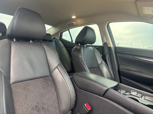 Used 2018 Nissan Maxima SR w/ Midnight Edition image 12