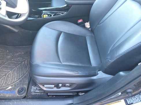 Used 2019 Toyota Prius Prime Advanced image 7