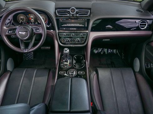 Certified 2022 Bentley Bentayga AWD/4WD image 12