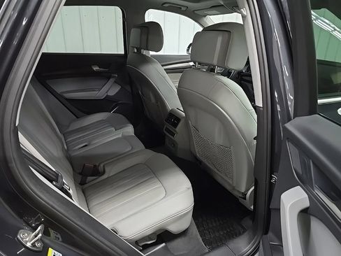 Used 2023 Audi Q5 2.0T Premium w/ Convenience Package AWD/4WD image 18