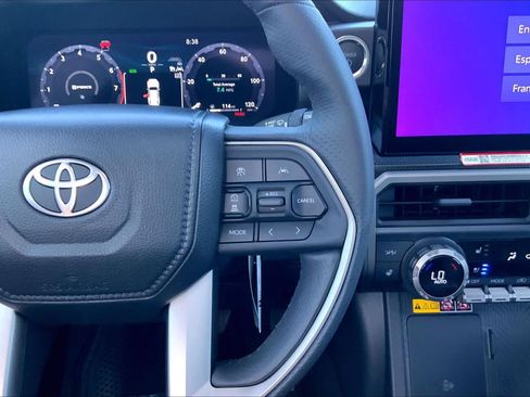 Used 2025 Toyota 4Runner Limited AWD/4WD image 25