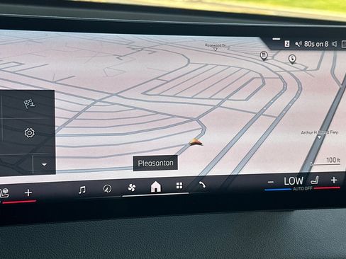 Used 2025 BMW iX xDrive50 w/ Sport Package image 26