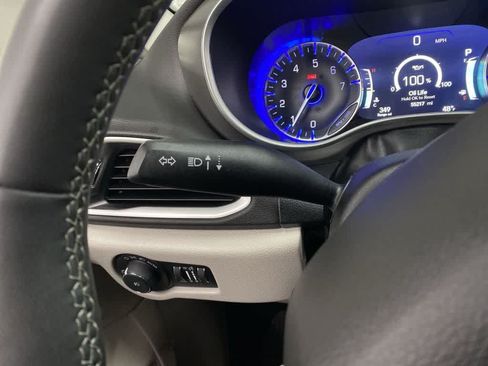 Used 2024 Chrysler Pacifica Touring-L FWD image 23