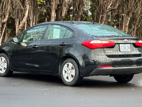 Used 2016 Kia Forte LX image 6