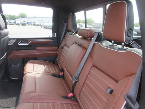 New 2026 GMC Sierra 2500 Denali Ultimate AWD/4WD image 14