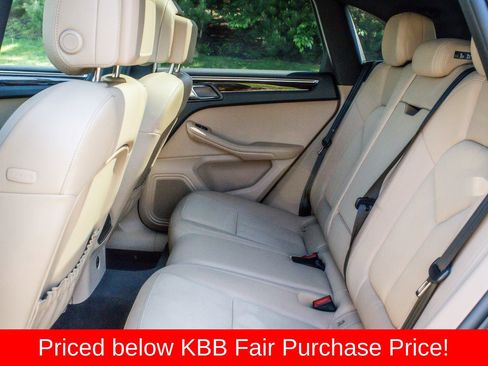 Used 2023 Porsche Macan AWD/4WD image 12