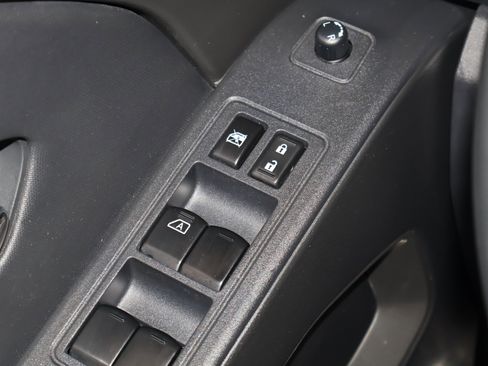 Used 2022 Nissan Frontier SV image 36